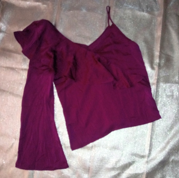 Leith Asymmetrical Ruffled Top - Picture 4 of 6